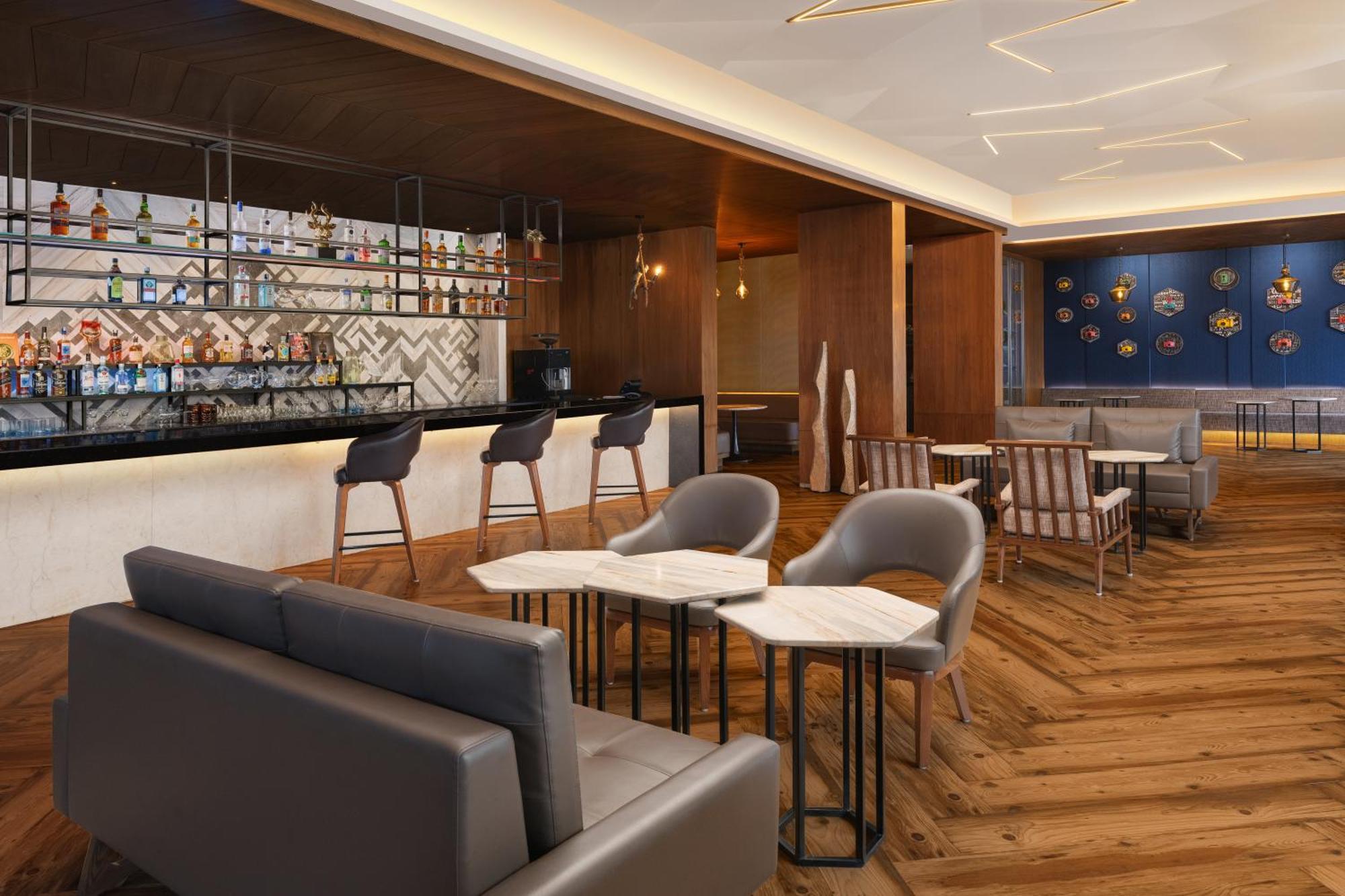 Hotel Courtyard By Marriott Amritsar Esterno foto The lounge at the airport